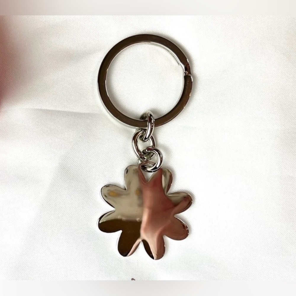 COACH Keychain Pink Daisy Key Chain / Purse Charm Retired. NWOT - Picture 2 of 2